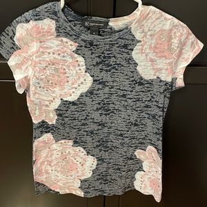 NEW INC embellished T-shirt w/ sequins. Black/pink/white/grey. Size M petite